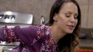 Calidum brunette mulier Mckenzie Lee fuerit aliqua DNA ex iuvenes bulla et facit eum cum