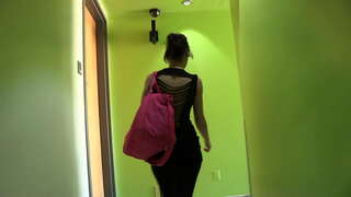 ���្ដ្រីដែលសម្ដែង xxx