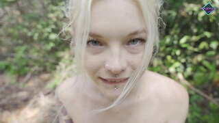 Cornea luctus sugit big dick in silva. Karneli Bandi