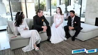 Daddies adiuvantes eorum stepdaughters Corylus Moore et Jazmin Luv, ut quidam sexus scientia