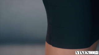 الثعلبة وقح فاتنة يغوي مدرب