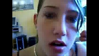 Valde nice puella swollows