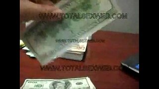 Lanny Barbie ಬಾಯಿಯಿಂದ ಜುಂಬು