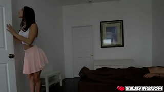 Abella Periculum vult sentire eius stepbrothers gallus in medio eius infectum twat